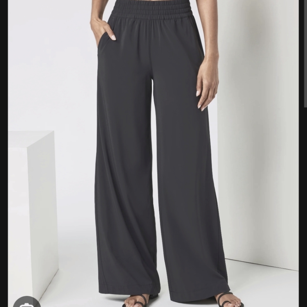 Vuori Women's Wide Leg Pants - Black